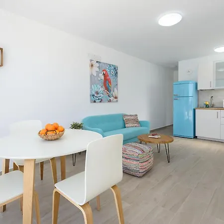 Apartment Blue Volcano Apartment, Free Access To The Fariones Sports Center Puerto del Carmen (Lanzarote)