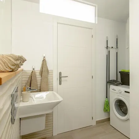 Blue Volcano Apartment, Free Access To The Fariones Sports Center *